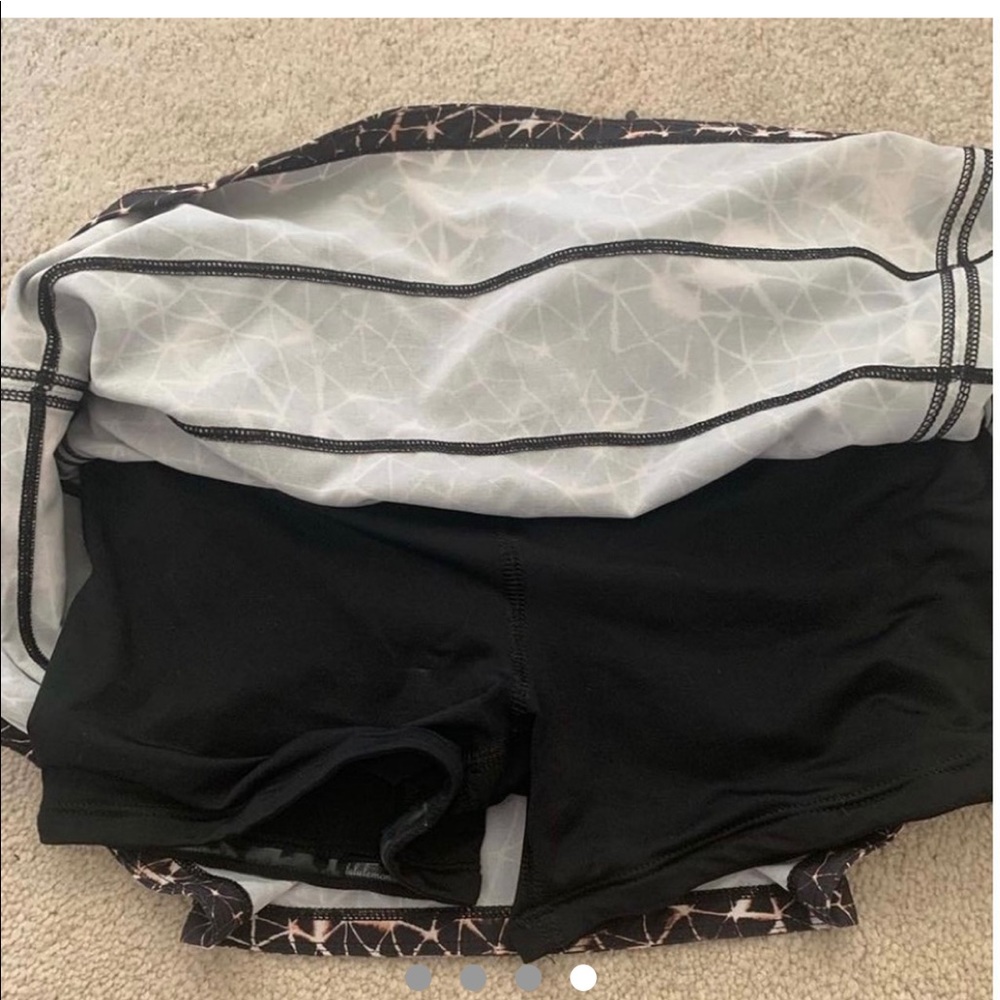 Lululemon tennis skirt - Picture 4 of 4
